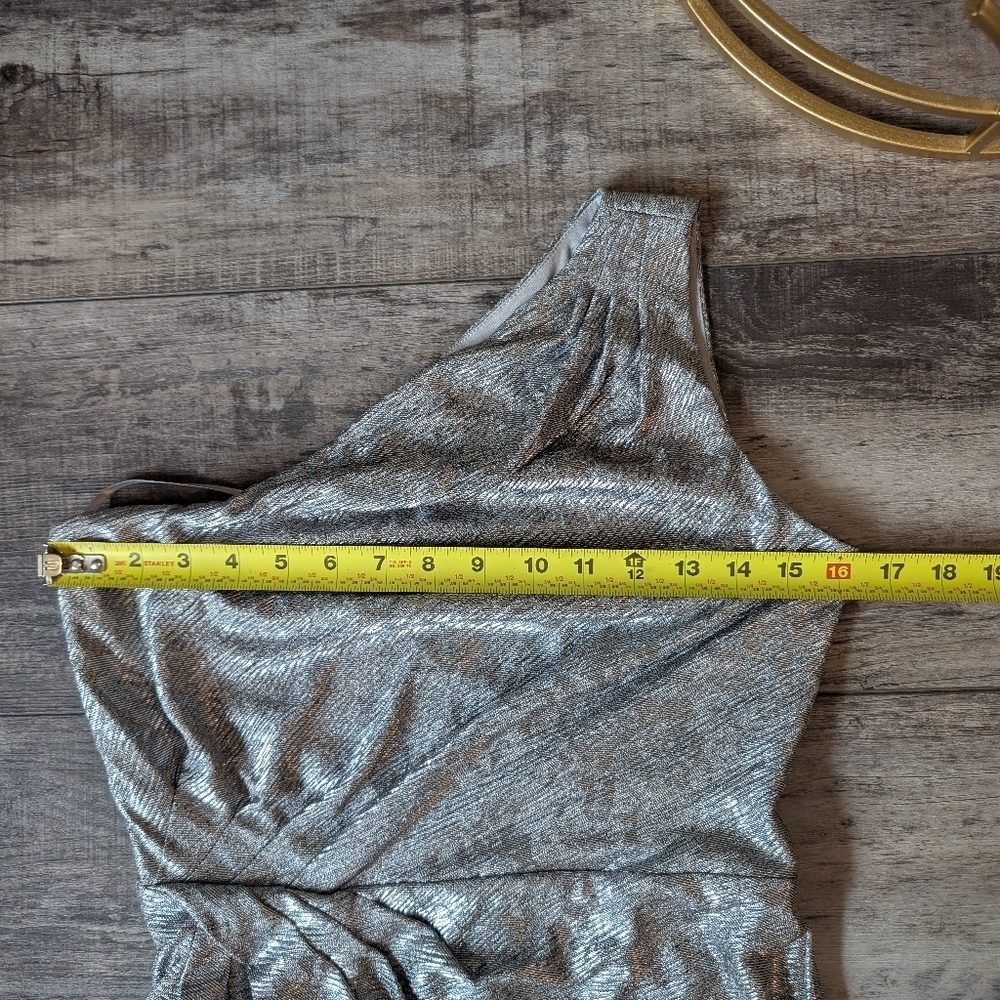 Lauren Ralph Lauren Metalic Silver Evening Gown Size 2. - Picture 12 of 14